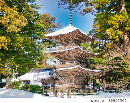 新潟県胎内市　冬の乙宝寺 86995505