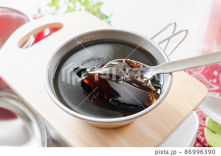 ゼラチンで作ったコーヒーゼリー 86996390