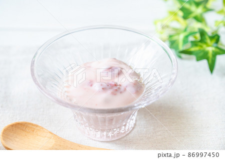 イチゴヨーグルト イチゴヨーグルト 86997450