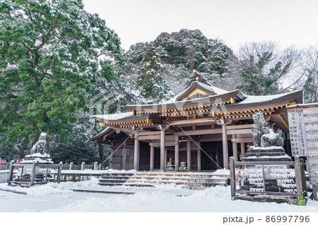 雪の岐阜護國神社〈岐阜県岐阜市〉 雪の岐阜護國神社〈岐阜県岐阜市〉 86997796