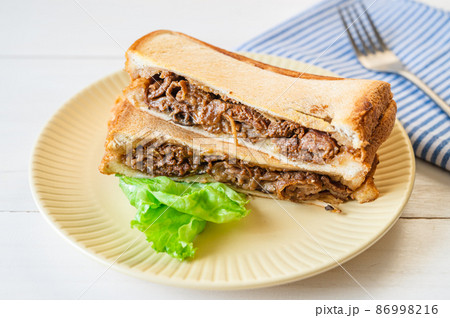 ビーフストロガノフのホットサンド 86998216