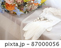 結婚式の花嫁のグローブとイヤリング 87000056