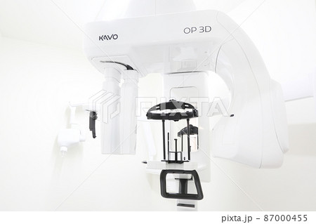 歯医者のレントゲン室のCTスキャン 87000455
