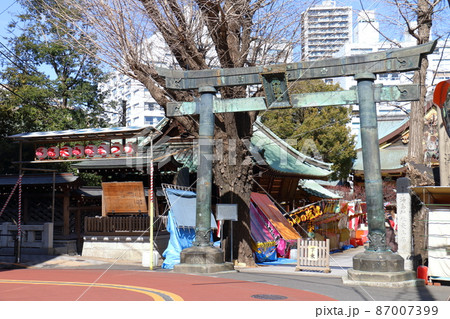 湯島天満宮表鳥居　銅鳥居　梅まつり　ゆしまてんまんぐう　湯島神社　通称湯島天神　東京都文京区湯島 87007399