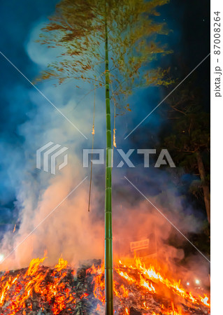 大崎八幡宮のどんと祭(松焚祭)(宮城県仙台市) 大崎八幡宮のどんと祭(松焚祭)(宮城県仙台市) 87008264