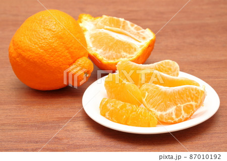 皮をむいたデコポン 87010192