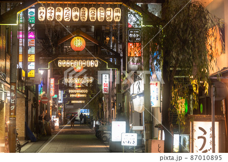 《神奈川県》野毛小路・ノスタルジックな飲み屋街 87010895