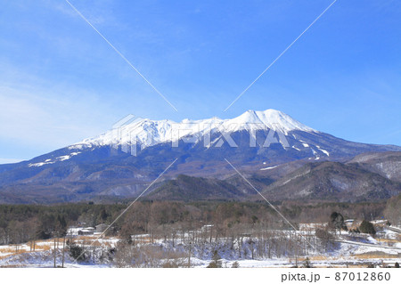 冬の開田高原から望む御岳山 冬の開田高原から望む御岳山 87012860