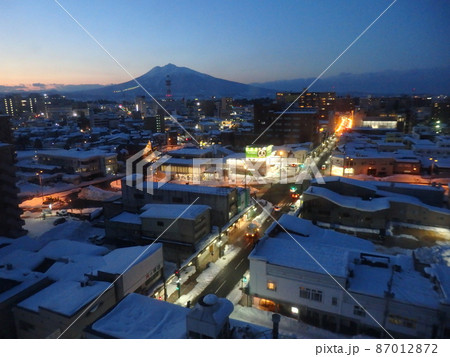 弘前市土手町夕景 弘前市土手町夕景 87012872
