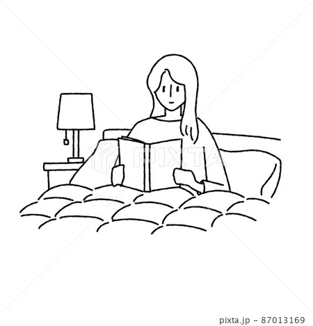 ベッドで本を読む女性のイラスト ベッドで本を読む女性のイラスト 87013169