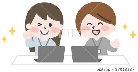 事務作業をする女性たち 事務作業をする女性たち 87013237