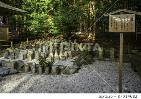 椿大神社　五輪塔　三重県鈴鹿市 87014682