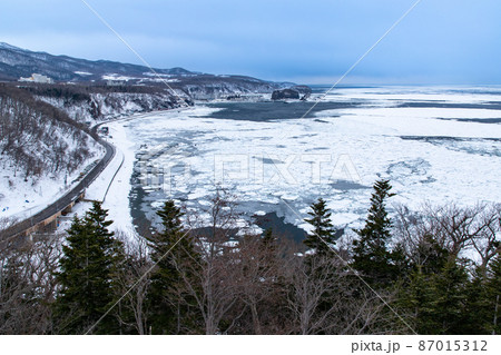 ウトロの流氷 87015312