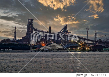 夕焼けに沈む製鉄所④ 夕焼けに沈む製鉄所④ 87016334