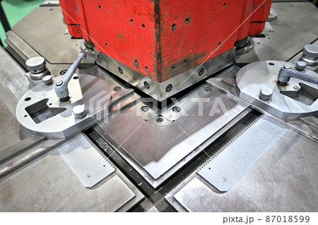 工場　製造業　シャーリング　コーナーシャー　板金加工　 87018599