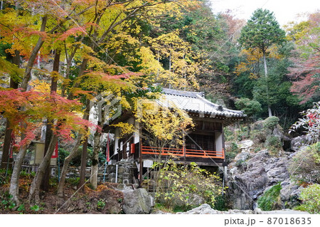 【瀬戸内三十三観音霊場】第十番 福生寺弁天堂の初冬の風景1 岡山県備前市 【瀬戸内三十三観音霊場】第十番 福生寺弁天堂の初冬の風景1 岡山県備前市 87018635