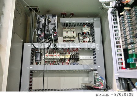 製造設備の配電盤　製造業 87020209