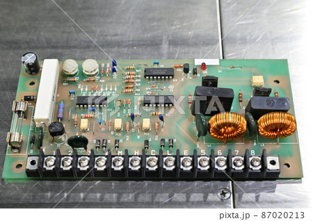 製造設備の基板　プリント基板　半導体　製造業 87020213