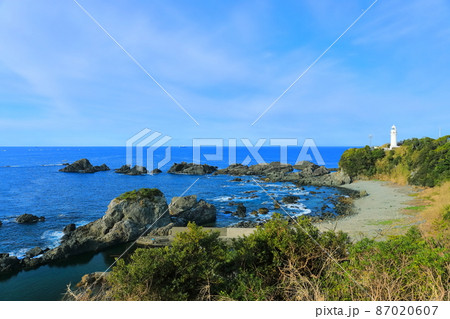 【和歌山県】晴天下の本州最南端の潮岬灯台 【和歌山県】晴天下の本州最南端の潮岬灯台 87020607