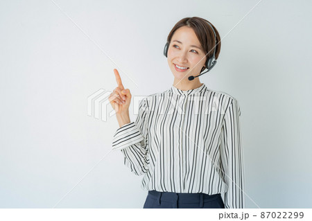 ビジネス　ヘッドセット　指差し 87022299