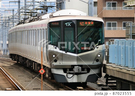 茨城県南地域の発展を下支えする『つくばエクスプレス』 87023555