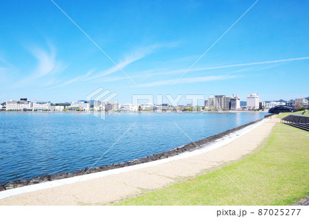 快晴の宍道湖畔の風景 ... 島根県 松江市（快晴） 87025277