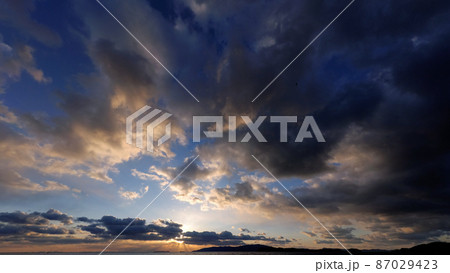 冬の夕空・広角・220206pm 87029423