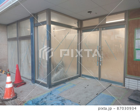 コンビニ、改装中 コンビニ、改装中 87030934