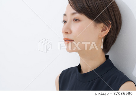 30代女性 ポートレート 30代女性 ポートレート 87036990