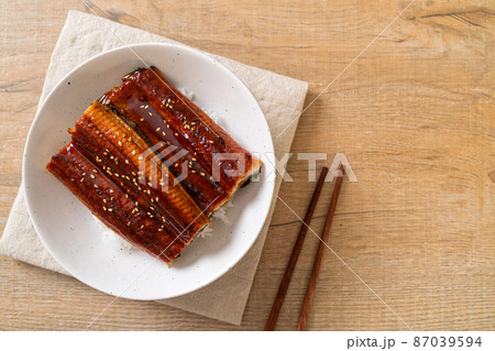 Japanese eel grilled with rice bowl or Unagi don 87039594