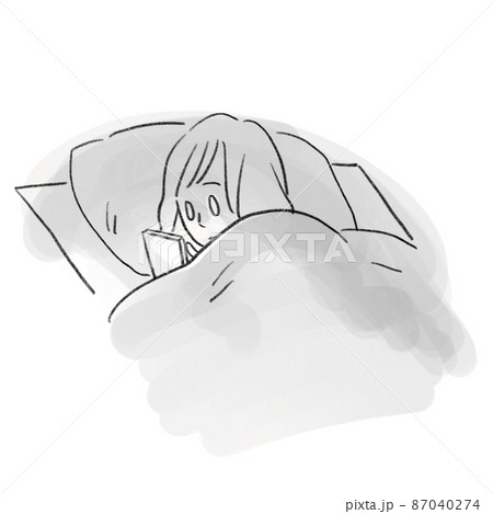 布団の中でスマホを見る女性　SNS依存で眠れない　手描きスケッチ 87040274