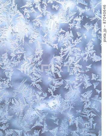 窓ガラスについた霜 結晶 蔵王 窓ガラスについた霜 結晶 蔵王 87040646