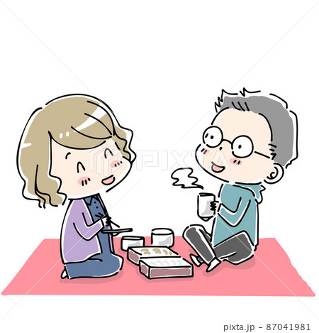 ピクニックシートを広げてお弁当を食べる男女 87041981
