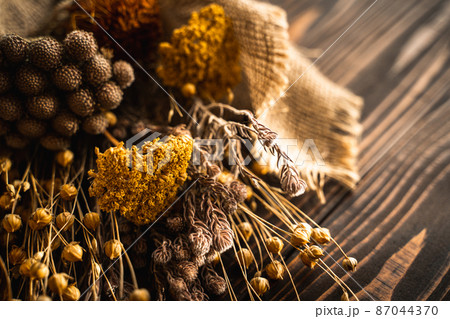 ドライフラワー 背景素材イメージ ドライフラワー 背景素材イメージ 87044370