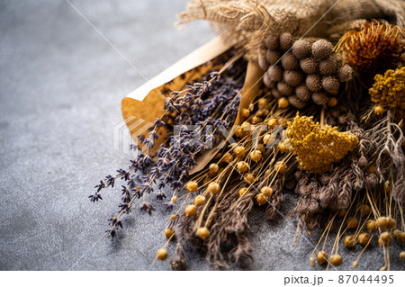 ドライフラワー 背景素材イメージ ドライフラワー 背景素材イメージ 87044495
