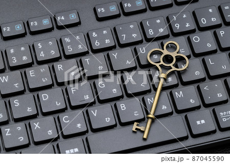 鍵とキーボード 87045590
