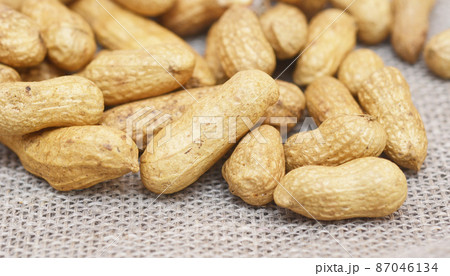 peanuts 87046134