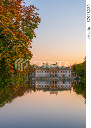 Lazienki Park In Warsaw At Pastel Twilight 87048220
