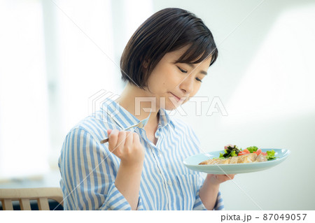 食事　悩み 87049057