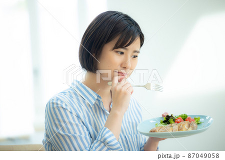 食事　悩み 87049058