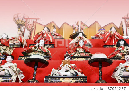 母から受継ぐ雛人形、雛飾り 87051277