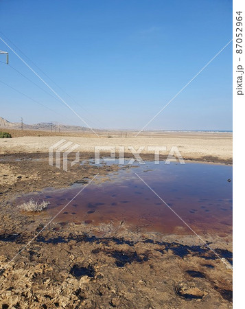 ゴブスタンの油を含んだの水たまり 87052964