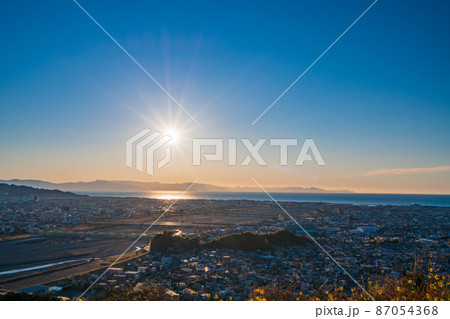 (静岡県)静岡市の街並み 日の出 (静岡県)静岡市の街並み 日の出 87054368