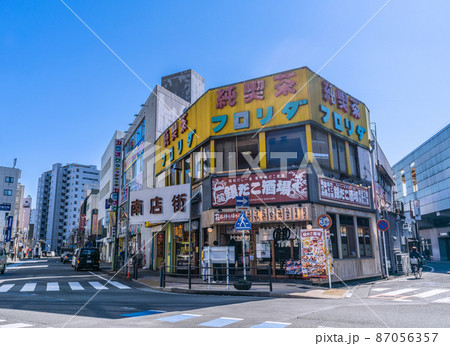 日本の大和市都市景観　小田急 大和駅前などを望む 87056357