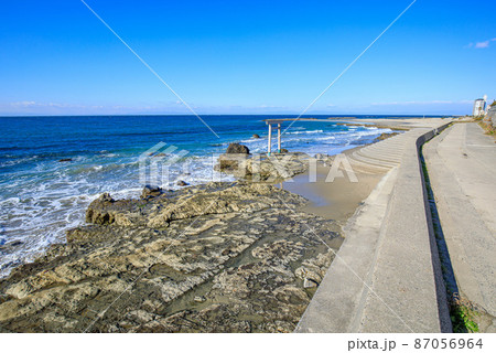 南知多町 つぶて浦の海中鳥居 南知多町 つぶて浦の海中鳥居 87056964