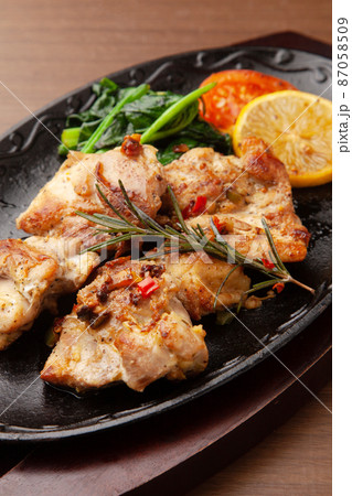 チキンのハーブ焼き チキンのハーブ焼き 87058509