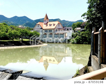 新湯広場から眺めた、嬉野温泉公衆浴場・シーボルトの湯 <佐賀・嬉野市> 新湯広場から眺めた、嬉野温泉公衆浴場・シーボルトの湯 <佐賀・嬉野市> 87059198