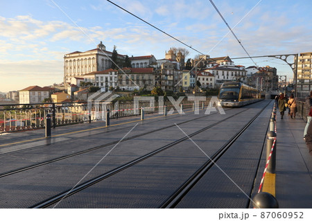 ポルトガル第2の都市ポルトのドンルイス1世橋(Ponte de Dom Luis1) ポルトガル第2の都市ポルトのドンルイス1世橋(Ponte de Dom Luis1) 87060952