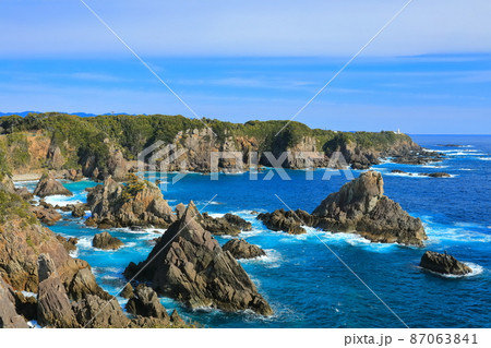 【和歌山県】晴天下の海金剛（紀伊大島） 87063841