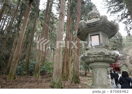 御岩山神社の灯篭 87066462